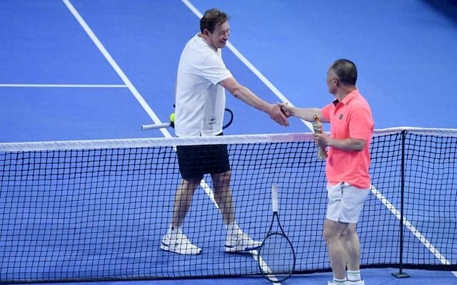 溢的中场球 溢的中场球